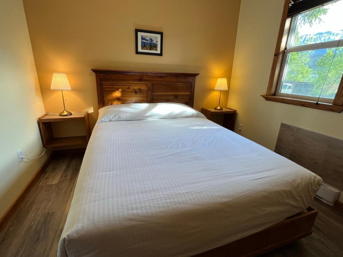 Brookside Motel Golden Extérieur photo